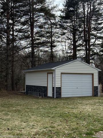 5049 Smokey Hollow Lane, Clarkston, MI 48348