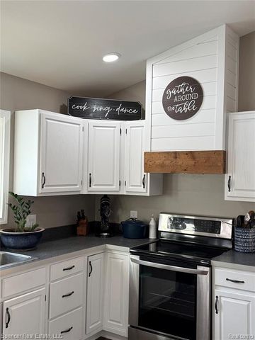 5049 Smokey Hollow Lane, Clarkston, MI 48348