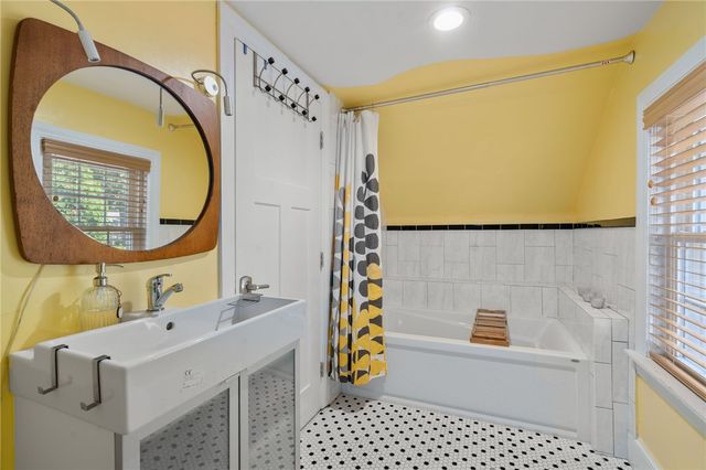 147 Riverside Drive, East Providence, RI 02915