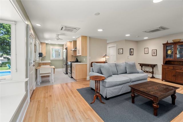 147 Riverside Drive, East Providence, RI 02915