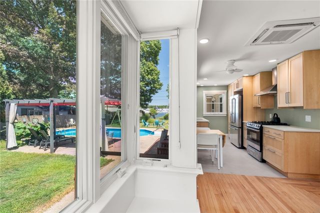 147 Riverside Drive, East Providence, RI 02915