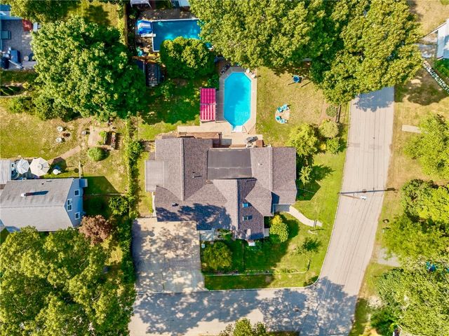 147 Riverside Drive, East Providence, RI 02915