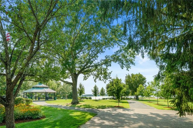 147 Riverside Drive, East Providence, RI 02915