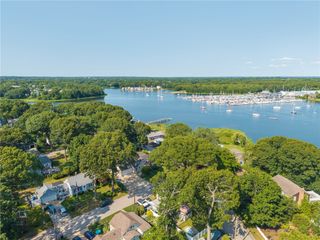 147 Riverside Drive, East Providence, RI 02915