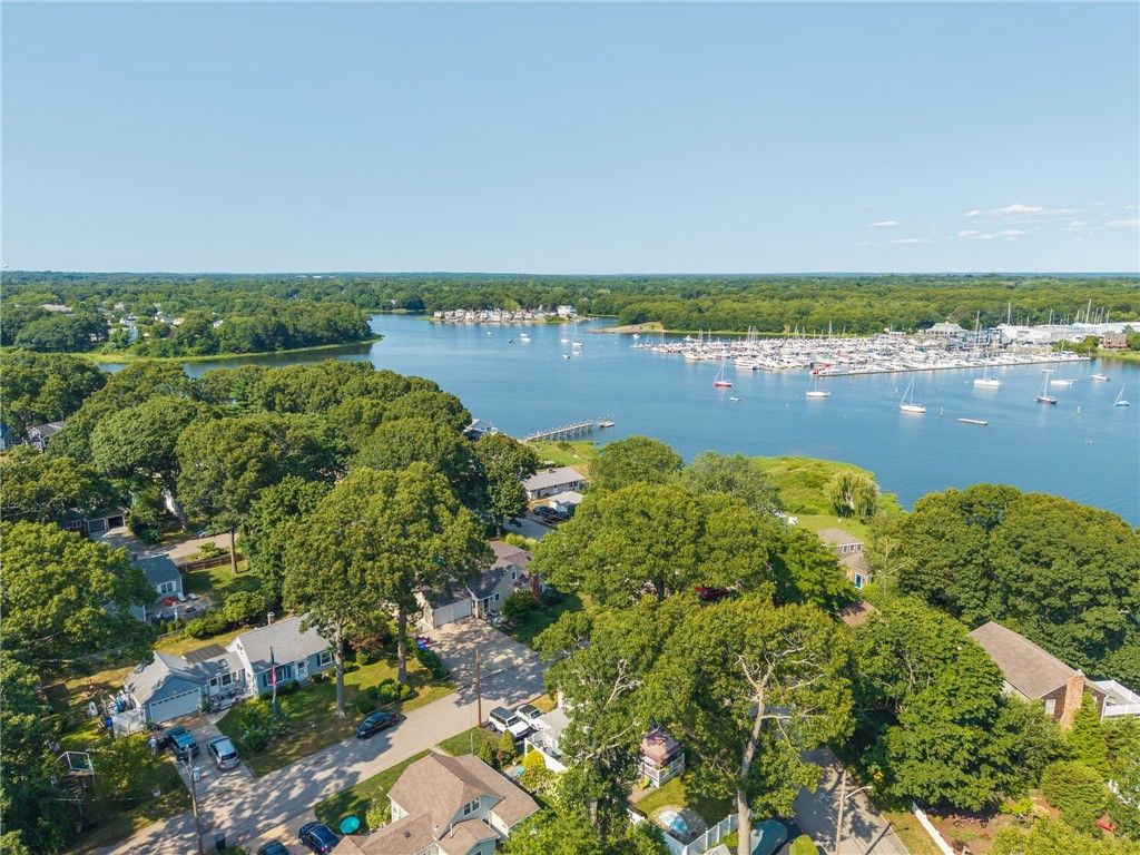 147 Riverside Drive, East Providence, RI 02915