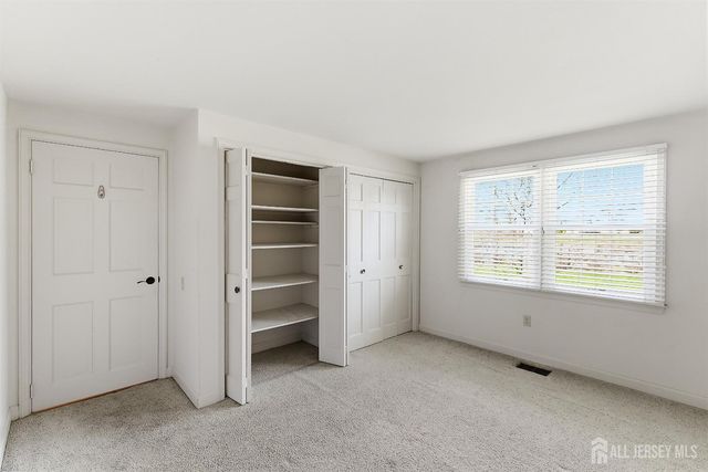 25 E Rossmoor Drive, Monroe, NJ 08831