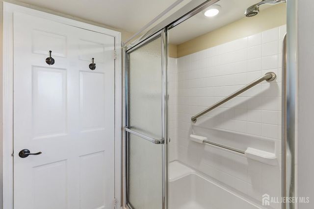 25 E Rossmoor Drive, Monroe, NJ 08831