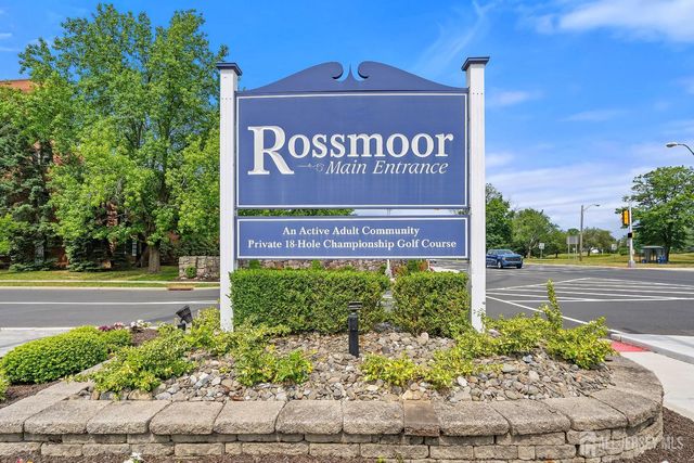 25 E Rossmoor Drive, Monroe, NJ 08831