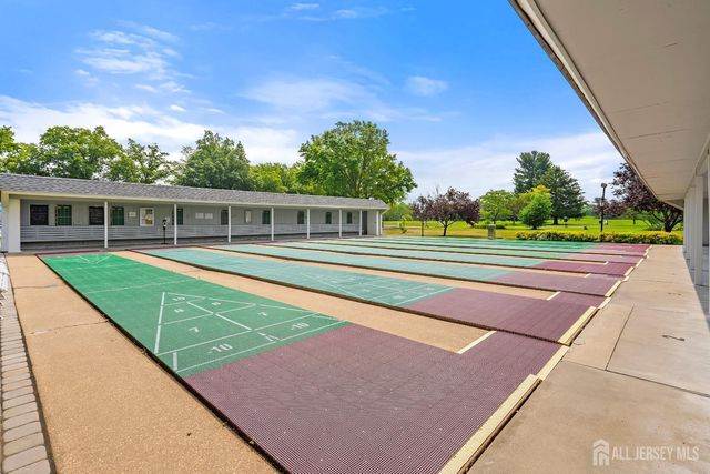 25 E Rossmoor Drive, Monroe, NJ 08831