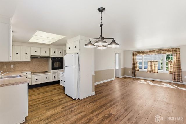 25 E Rossmoor Drive, Monroe, NJ 08831