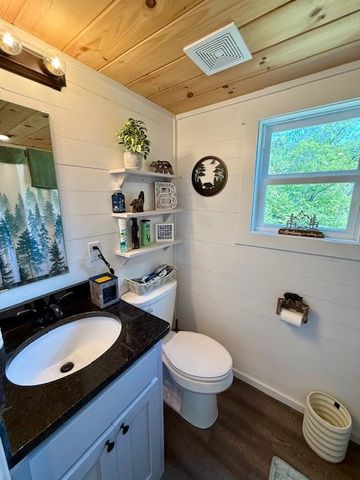 1351 Cody Branch, Robbinsville, NC 28771