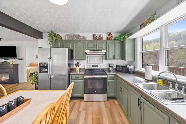 25 Godsey Avenue, Whitley City, KY 42653