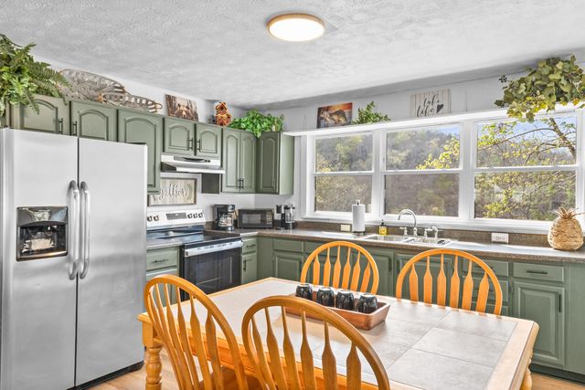 25 Godsey Avenue, Whitley City, KY 42653