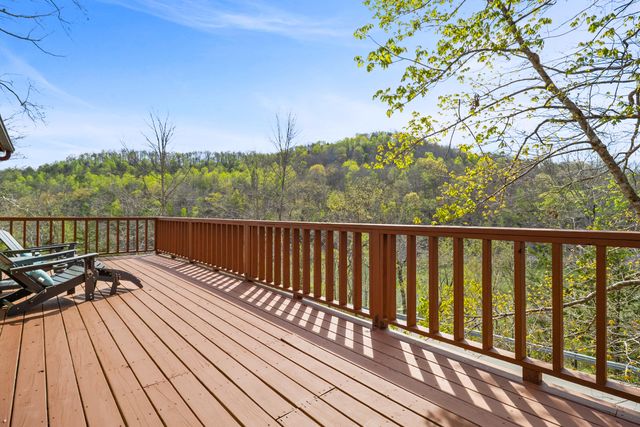 25 Godsey Avenue, Whitley City, KY 42653