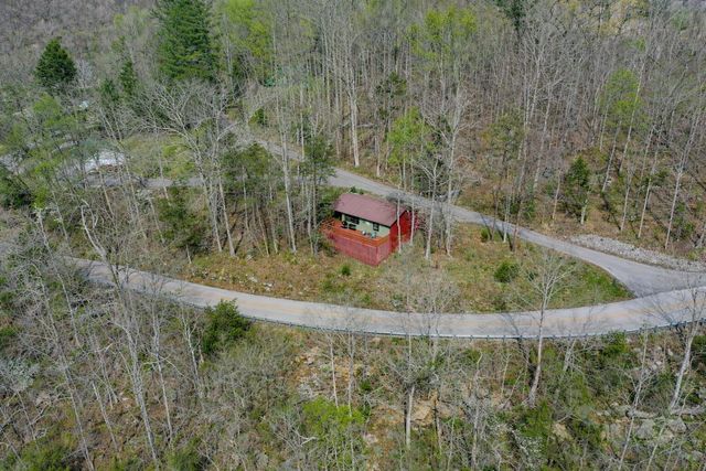 25 Godsey Avenue, Whitley City, KY 42653