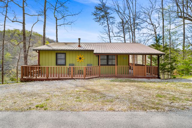 25 Godsey Avenue, Whitley City, KY 42653