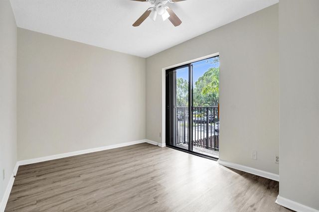9951 NW 6th Court, Plantation, FL 33324