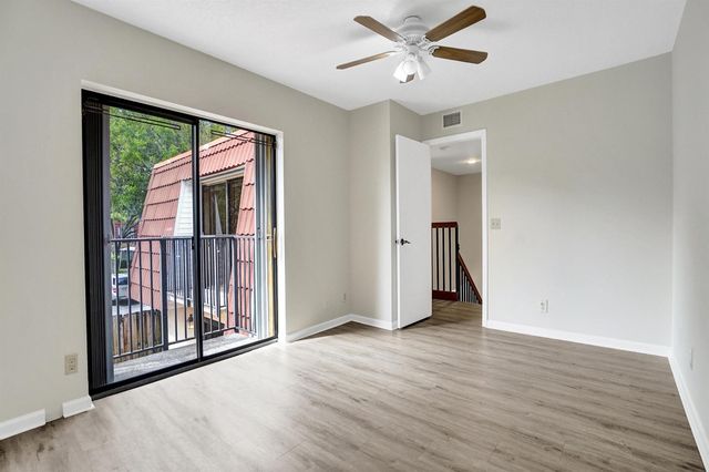 9951 NW 6th Court, Plantation, FL 33324