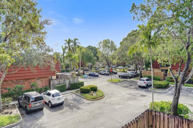 9951 NW 6th Court, Plantation, FL 33324