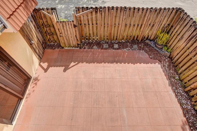 9951 NW 6th Court, Plantation, FL 33324
