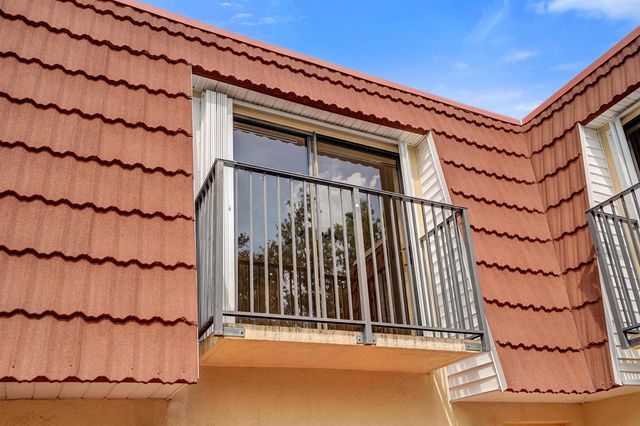 9951 NW 6th Court, Plantation, FL 33324