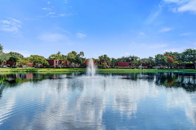 9951 NW 6th Court, Plantation, FL 33324