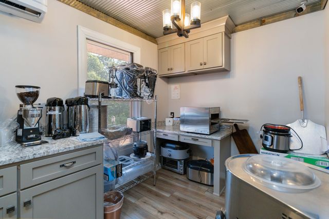 2386 Roberts Bend Road Road, Burnside, KY 42519