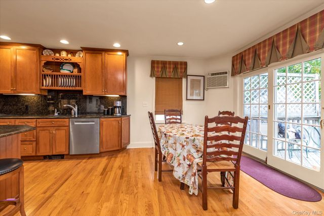 11 Westminster Road, Rockville Centre, NY 11570