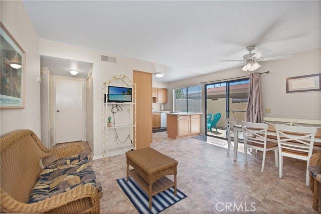 6087 Montecito Circle 4, Palm Springs, CA 92264