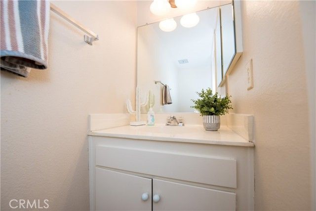 6087 Montecito Circle 4, Palm Springs, CA 92264