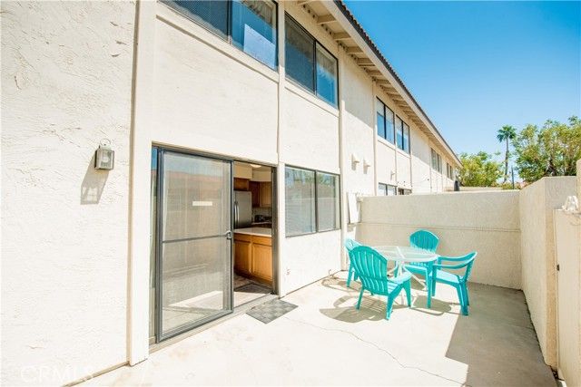 6087 Montecito Circle 4, Palm Springs, CA 92264