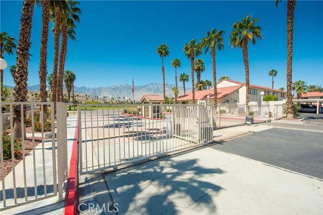 6087 Montecito Circle 4, Palm Springs, CA 92264