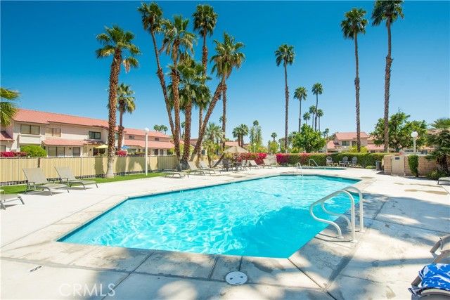 6087 Montecito Circle 4, Palm Springs, CA 92264