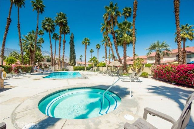 6087 Montecito Circle 4, Palm Springs, CA 92264
