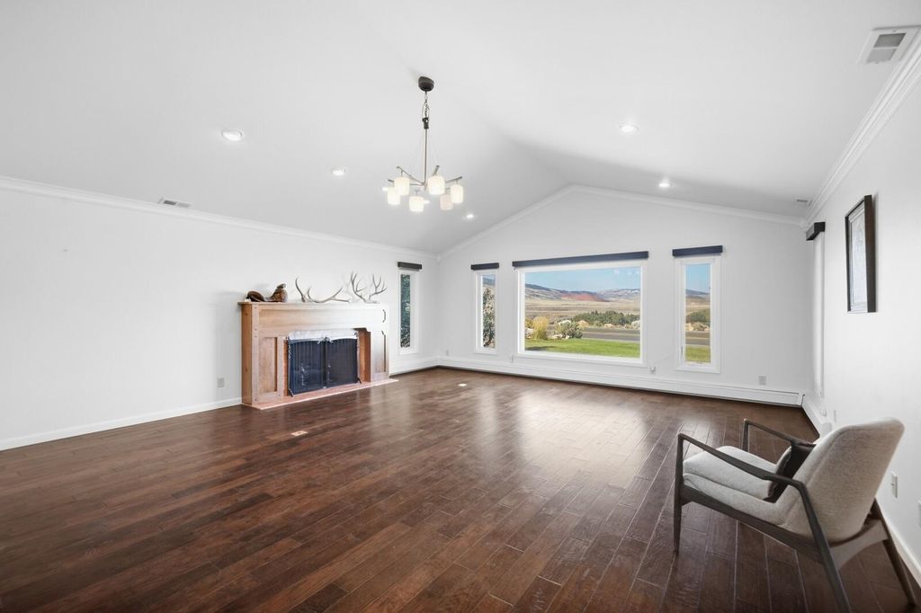 914 Skyline Dr, Cody, WY 82414 photo 4