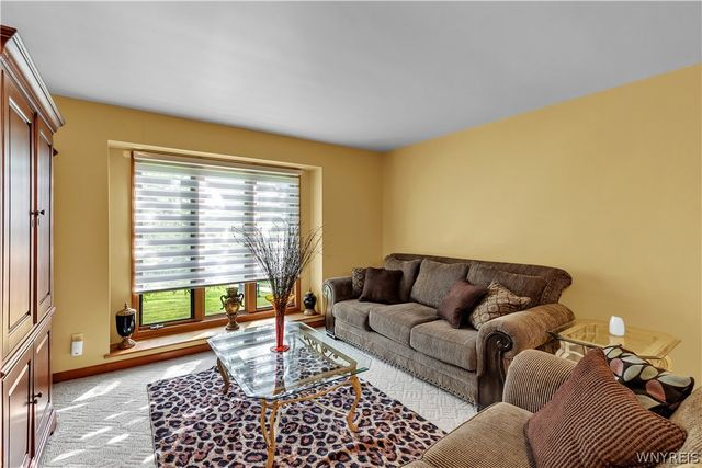 5249 Paddock Lane, Lewiston, NY 14092