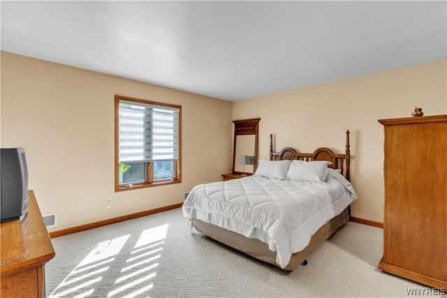 5249 Paddock Lane, Lewiston, NY 14092