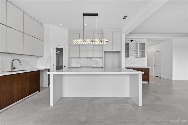 2708 E Solar Drive, Mission, TX 78572