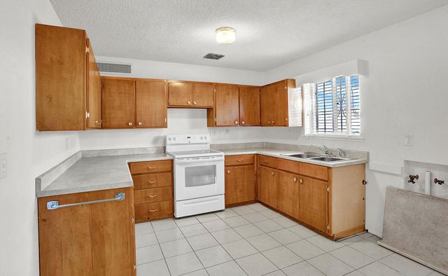 5726 Waycross Avenue, El Paso, TX 79924