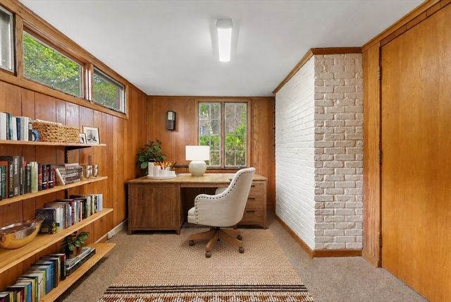 21 Whittlesey Rd, Newton, MA 02459