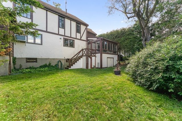 21 Whittlesey Rd, Newton, MA 02459