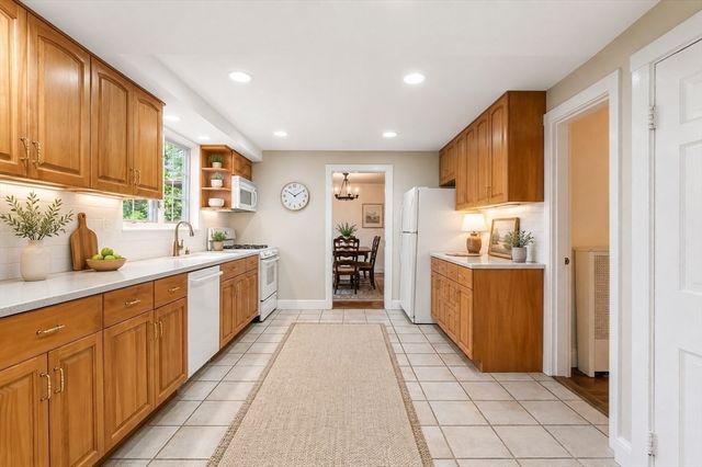 21 Whittlesey Rd, Newton, MA 02459