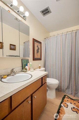 11521 Greenwood Avenue N, Seattle, WA 98133