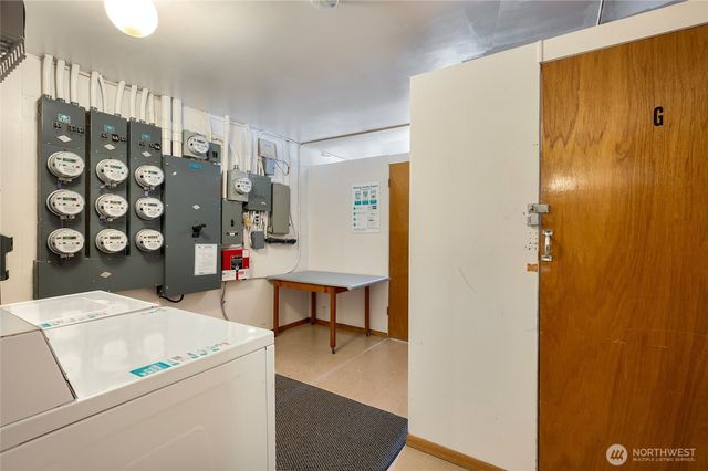 11521 Greenwood Avenue N, Seattle, WA 98133