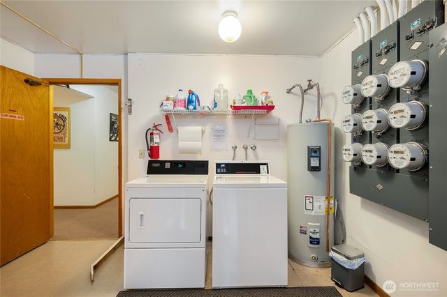 11521 Greenwood Avenue N, Seattle, WA 98133