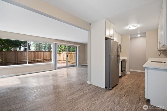 11521 Greenwood Avenue N, Seattle, WA 98133