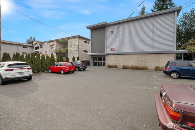 11521 Greenwood Avenue N, Seattle, WA 98133