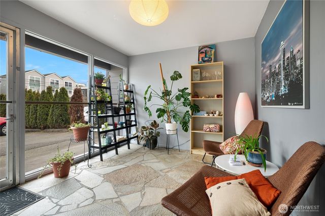 11521 Greenwood Avenue N, Seattle, WA 98133