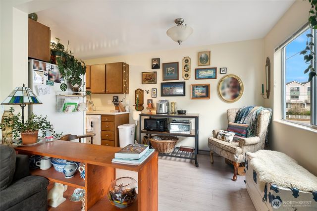 11521 Greenwood Avenue N, Seattle, WA 98133