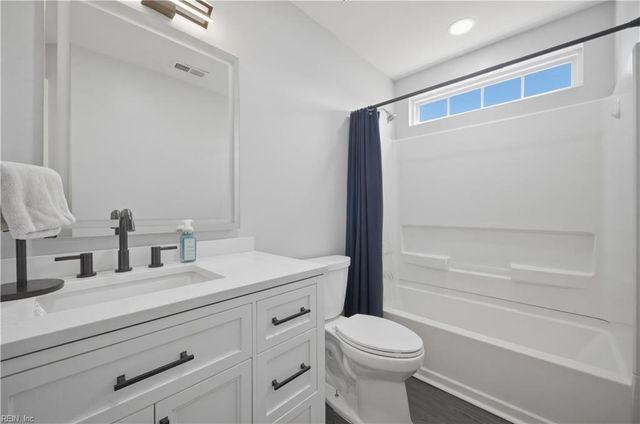 152 Pier Landing LOOP, South Mills, NC 27976